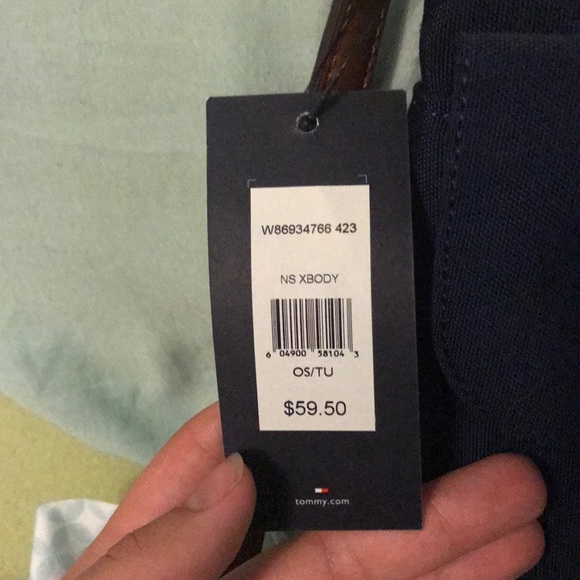 Tommy Hilfiger crossbody bag - Picture 2 of 4